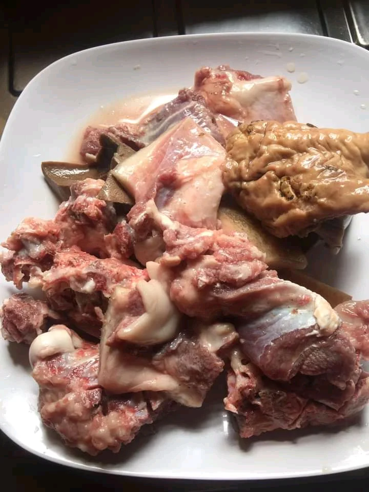 Aliments riches en protéines et glycine : viande, poisson, œufs, légumineuses