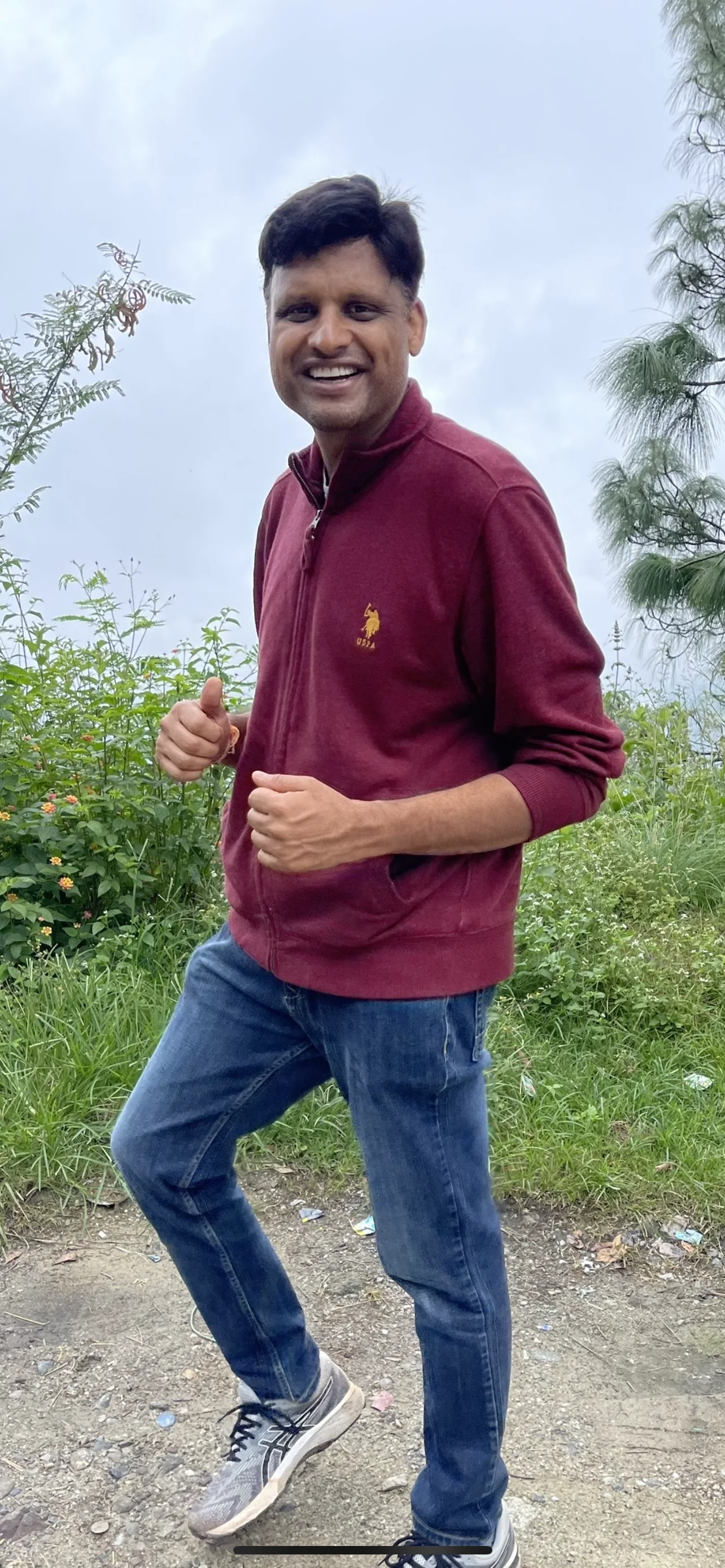 Homme en train de jogger, la L-Carnitine soutient la performance sportive et l'énergie