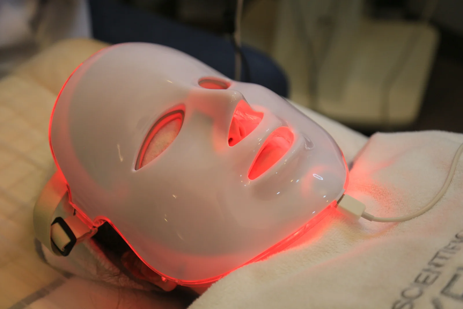 Lumière rouge (photobiomodulation) : bienfaits réels et limites